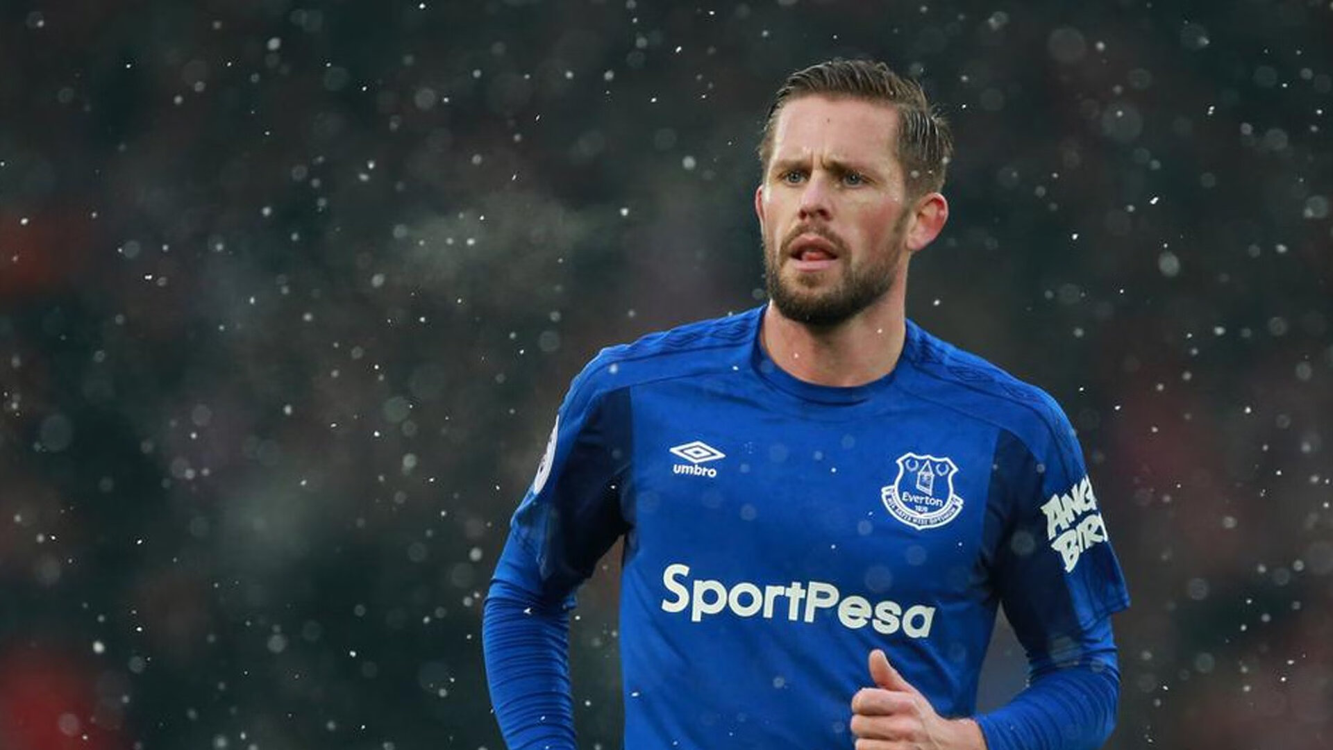 “青春荣光”青少年篮球纪录片在央视热播，讲述成长故事